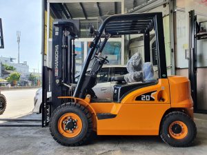 Xe nâng dầu 2 tấn | Chui Container | Mới 100%
