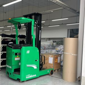 Xe nâng điện Reach Truck ngồi lái dòng A 1.8 tấn